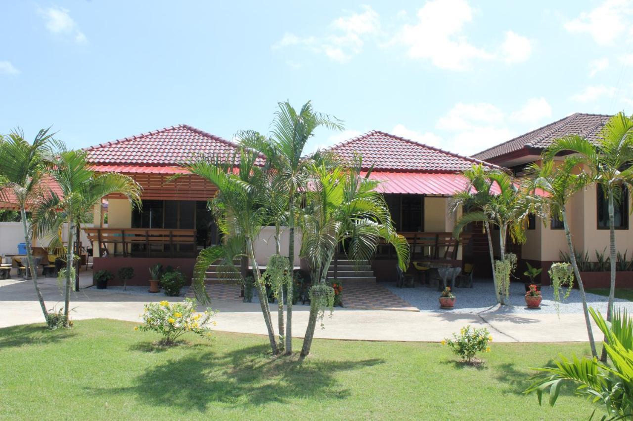 Naluemon Village Fh 1 Rayong Exterior photo